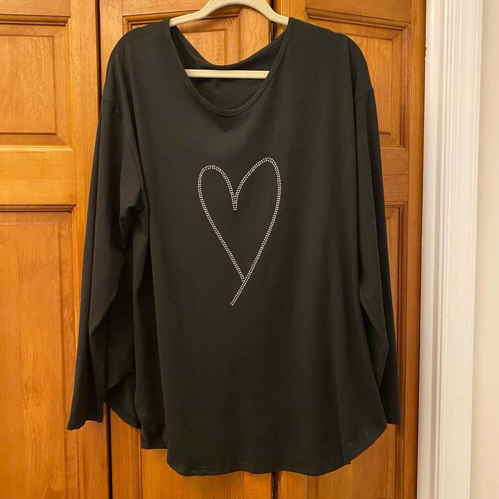 Black Rhinestone Heart Graphic Long Sleeve Top
STOCK # 217